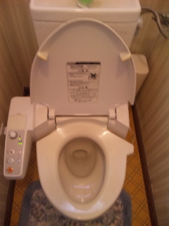 トイレの詰まり修理｜札幌市　白石区｜トイレ便器詰まり修理　￥３，５００