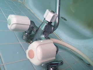 水道修理｜札幌市　西区　山の手｜浴室蛇口の水漏れ修理　￥３，５００税込
