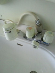 水道修理｜札幌市　白石区　東札幌｜洗面蛇口の水漏れ修理　￥３，５００税込