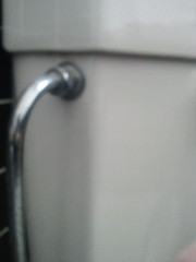 水道修理｜北広島市　大曲末広｜トイレの水漏れ修理　￥３，５００税込