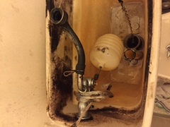 水道修理｜札幌市　北区　屯田｜トイレの水漏れ修理　￥１４，０４０税込